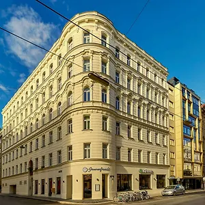 H+ **** Viena